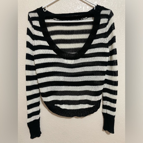 Bisou Bisou long sleeve knit sweater size XS - Picture 2 of 5